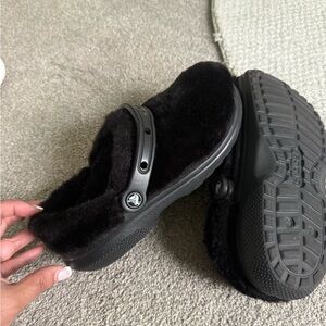 Black CROCS Fuzzy Clogs